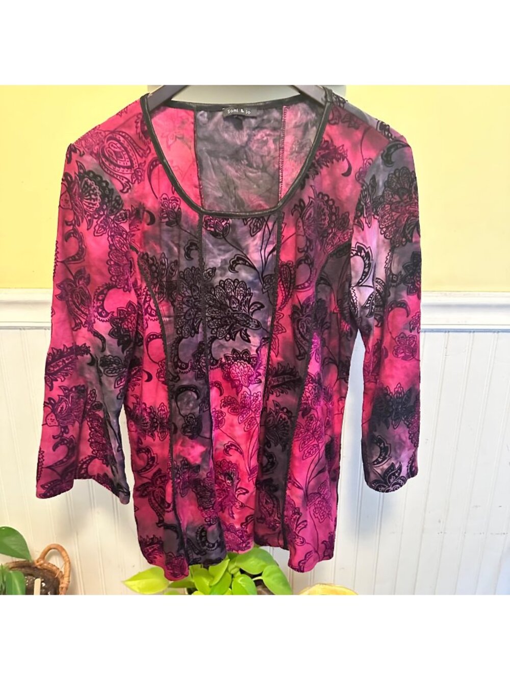 Sami & Jo Womens Large Pink & Black Floral Top With 3/4 Sleeves And Stretchy